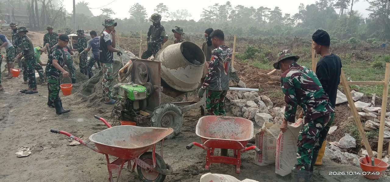 Peningkatan Jalan Parumpanai: TNI dan Warga Sinergi dalam Proyek TMMD
