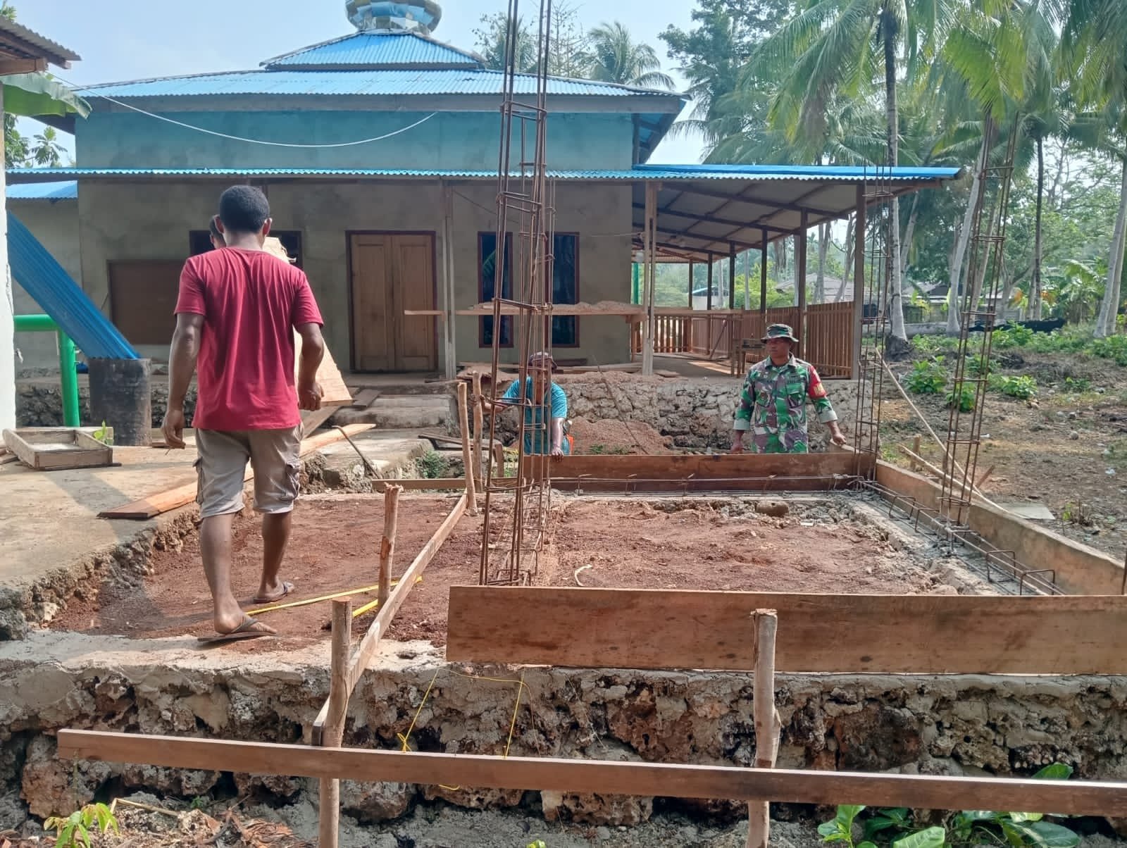 Pentingnya Pemasangan Mal yang Teliti dalam Proyek Bak Wudhu Desa Kacepi