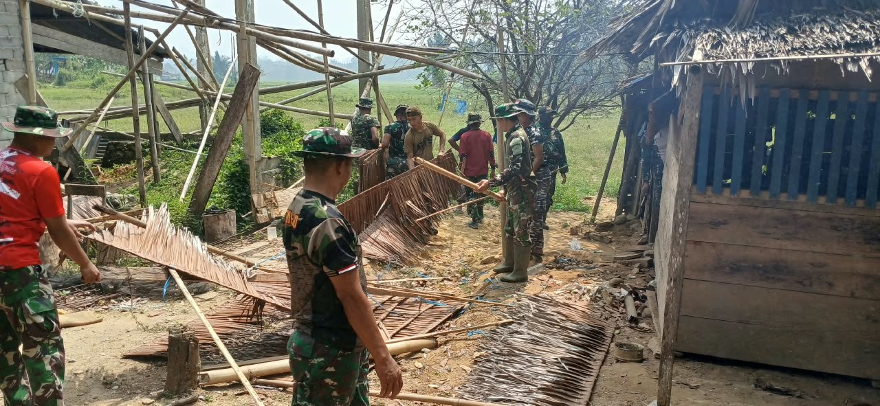 Rehabilitasi Rumah Tiku Djobu Dimulai oleh TMMD Reguler ke-130 di Poso