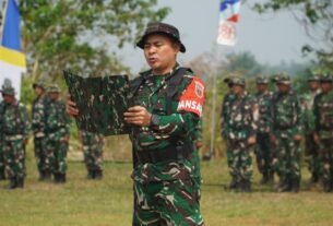 Kehangatan Pembukaan TMMD ke-130 melalui Penyerahan Sembako untuk Warga