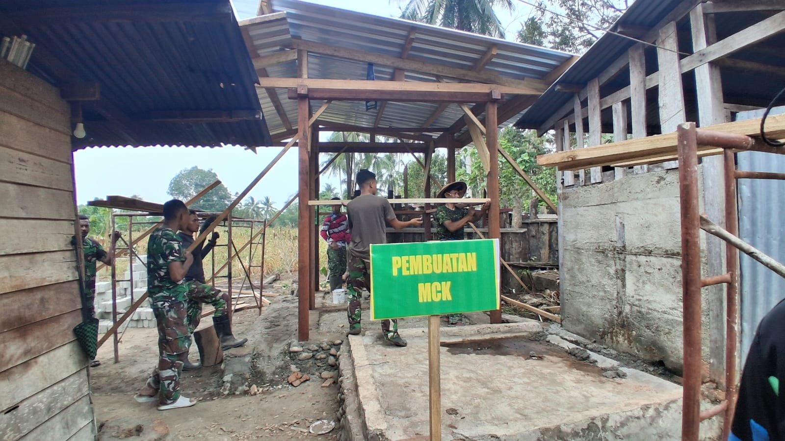 Keterlibatan TNI dan Masyarakat Perkuat Pembangunan di Nabire Melalui TMMD 130