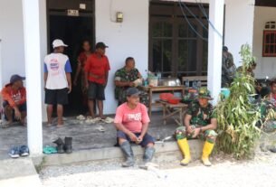 Kegiatan TMMD Ke-130: TNI dan Masyarakat Nikmati Makan Siang Bersama