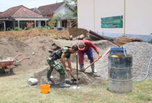 Desa Pojok Aktif Dalam Pembangunan MCK Baru di TMMD 130 Tulungagung