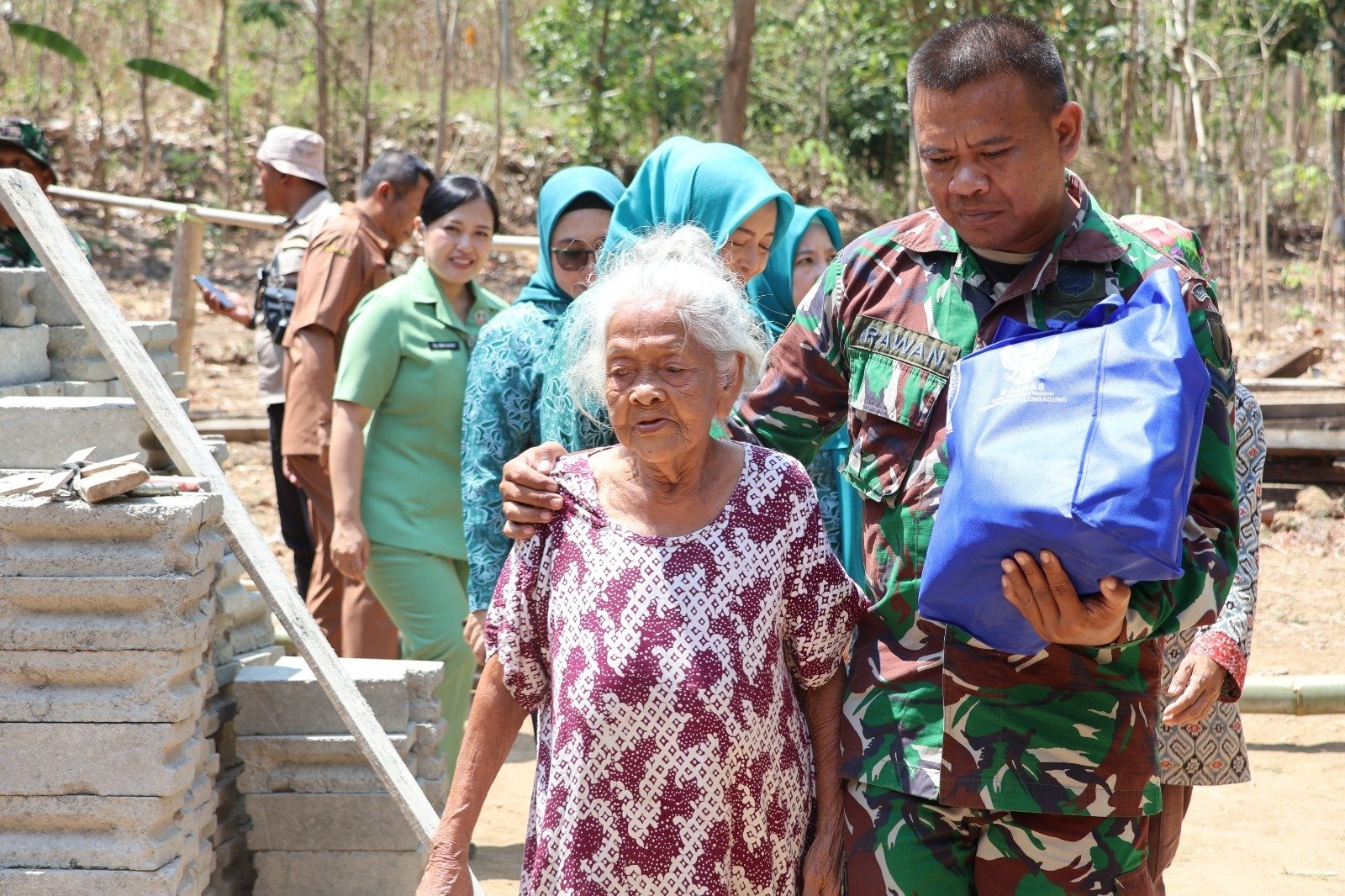 Mbah Waqilah, 95 tahun, dambakan rumah layak untuk terus mandiri dan aktif