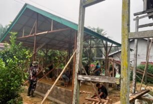 Proyek Pembangunan Rumah Ibu Suhanim Terus Berlanjut Berkat Kerja Satgas TMMD