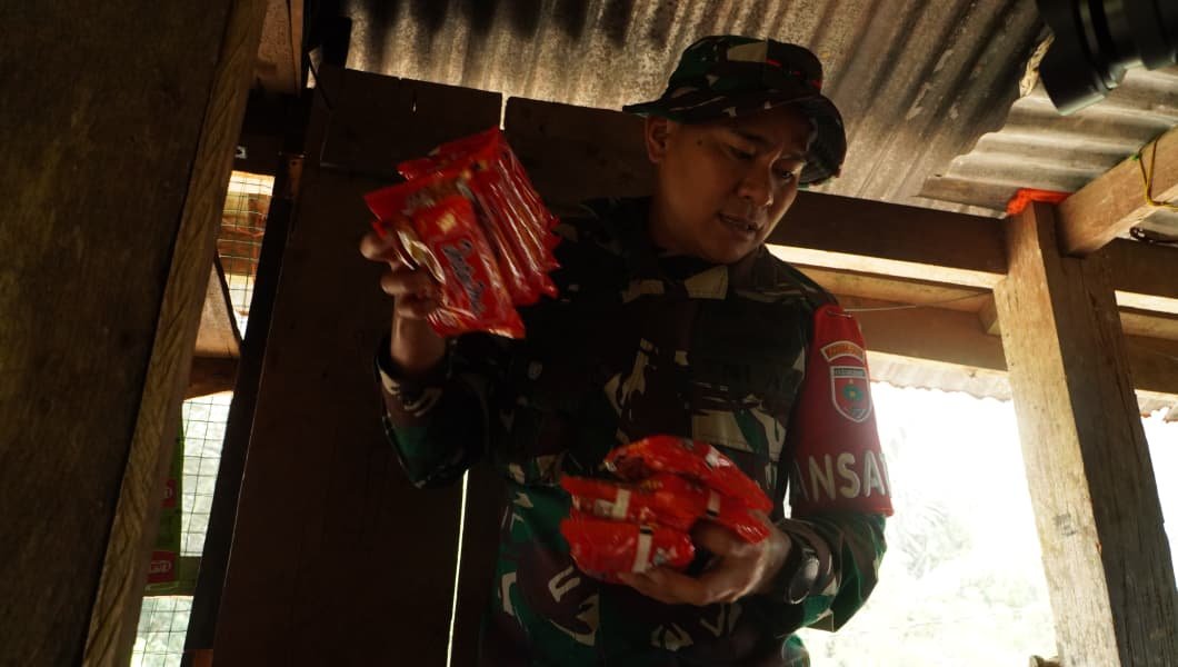 TMMD Ke-130: Prajurit TNI Menggerakkan Kembali Aktivitas Warung Warga Rande-Rande