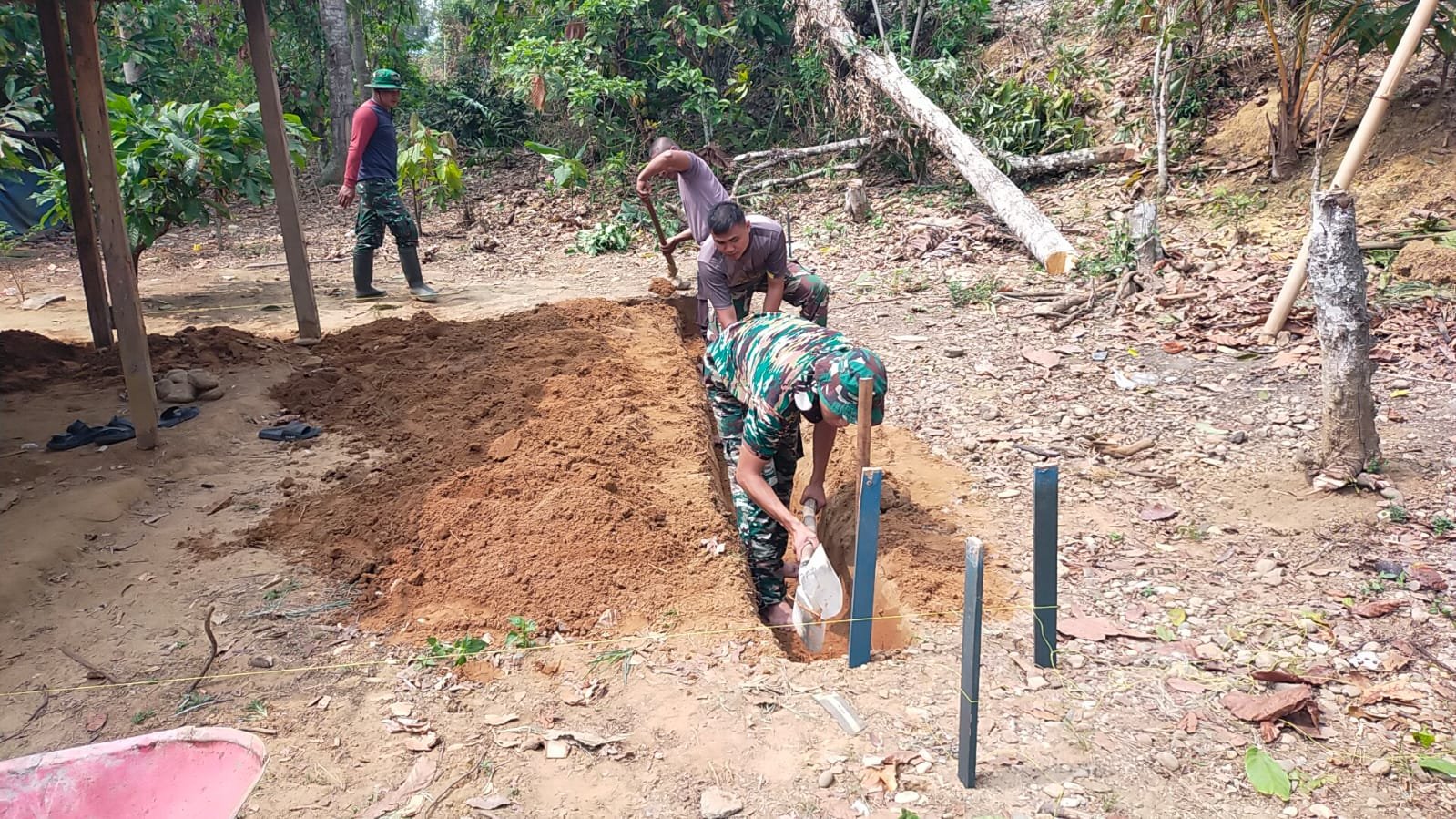 Satgas TMMD ke-130 Kodim 1307/Poso Mulai Proyek RTLH di Desa Leboni