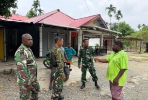 Kapten Hendro Berikan Penjelasan Proyek Jalan TMMD di Manokwari Selatan