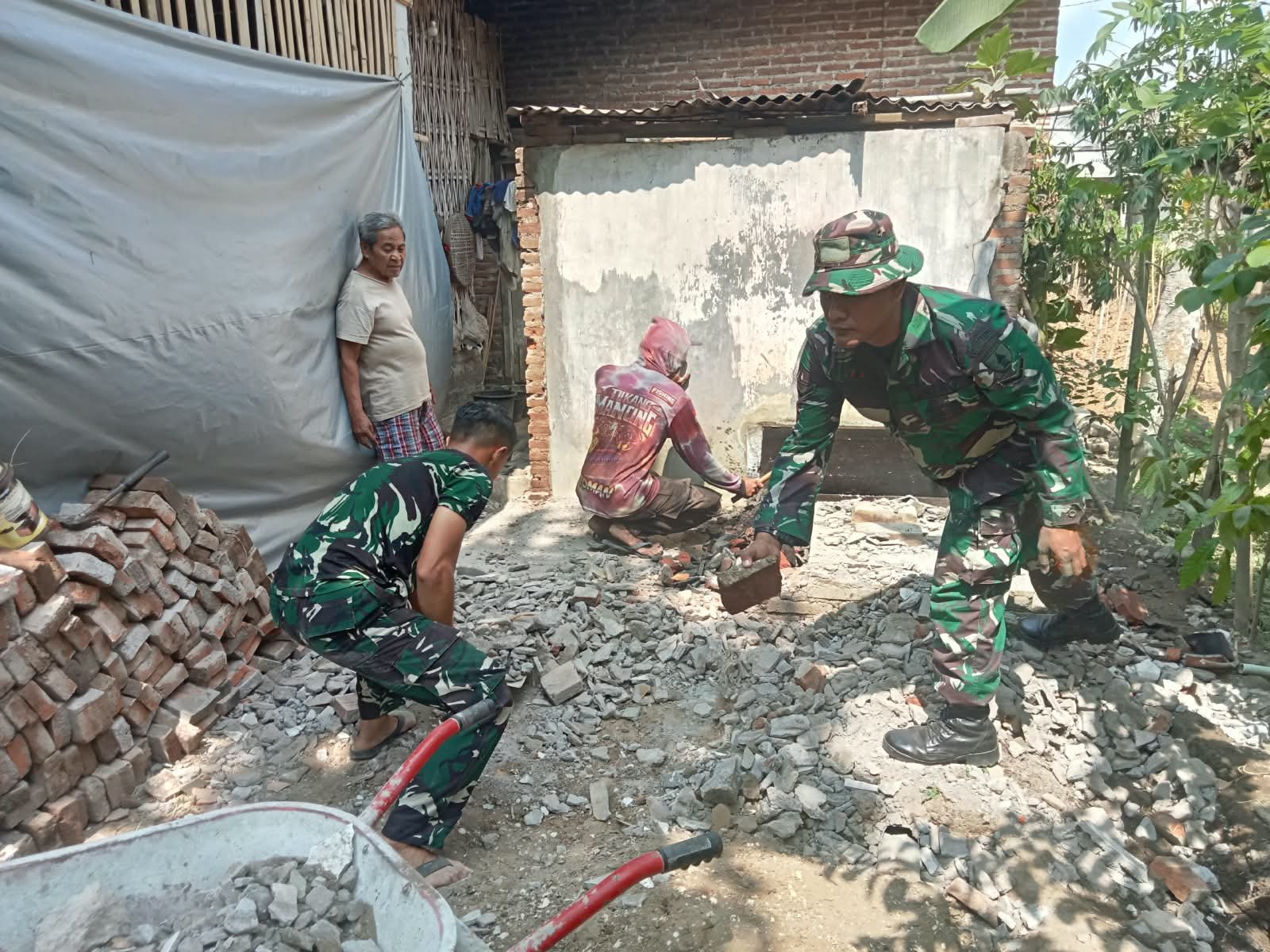 Persiapan Pembangunan Hunian Suparlan Dimulai di Tulungagung oleh Satgas TMMD