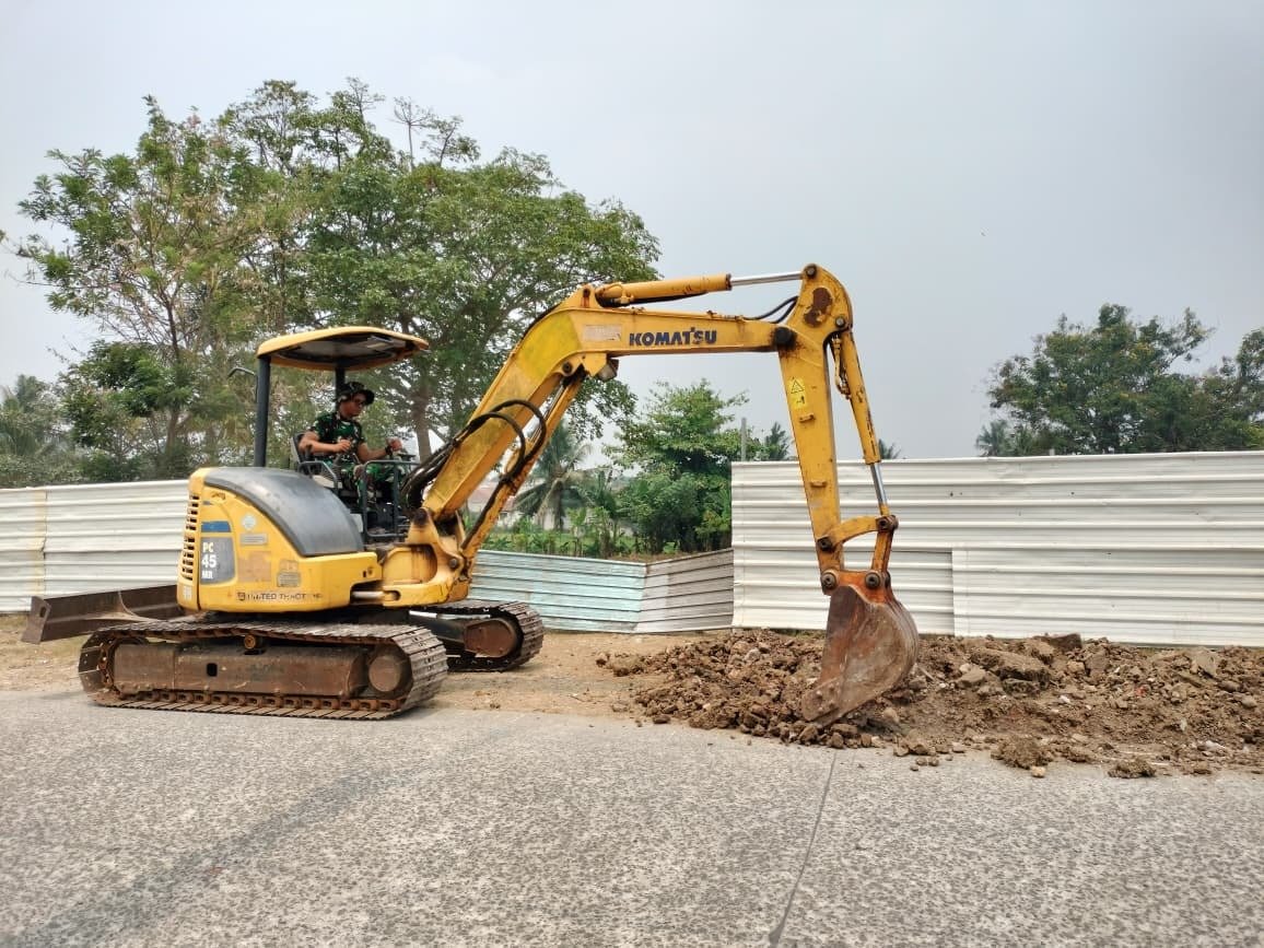 Proyek Infrastruktur Desa: Satgas TMMD ke-130 Mulai Gali Tanah di Tigaraksa