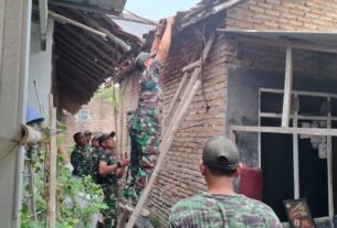 Pembangunan Lingkungan Layak Melalui Pembongkaran RTLH di Sumur Bandung