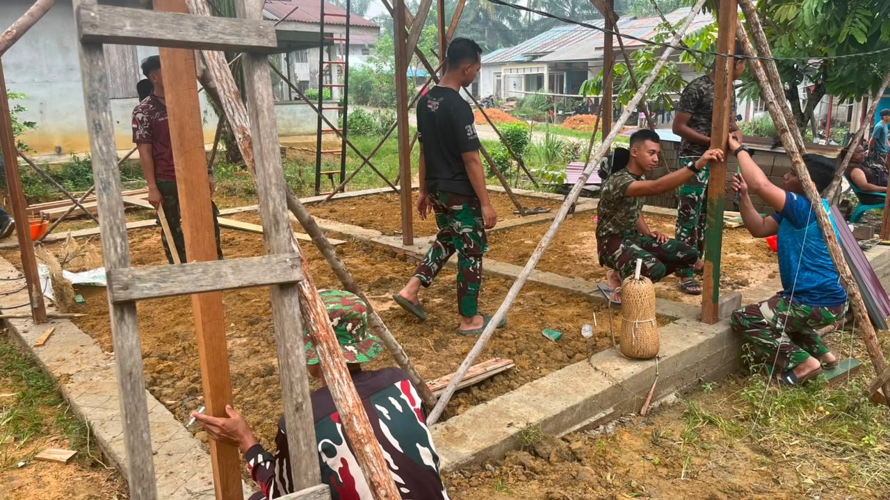 Satgas TMMD Ke-130 Mewujudkan Harapan Baru dalam Pembangunan Rumah Bu Suhanim